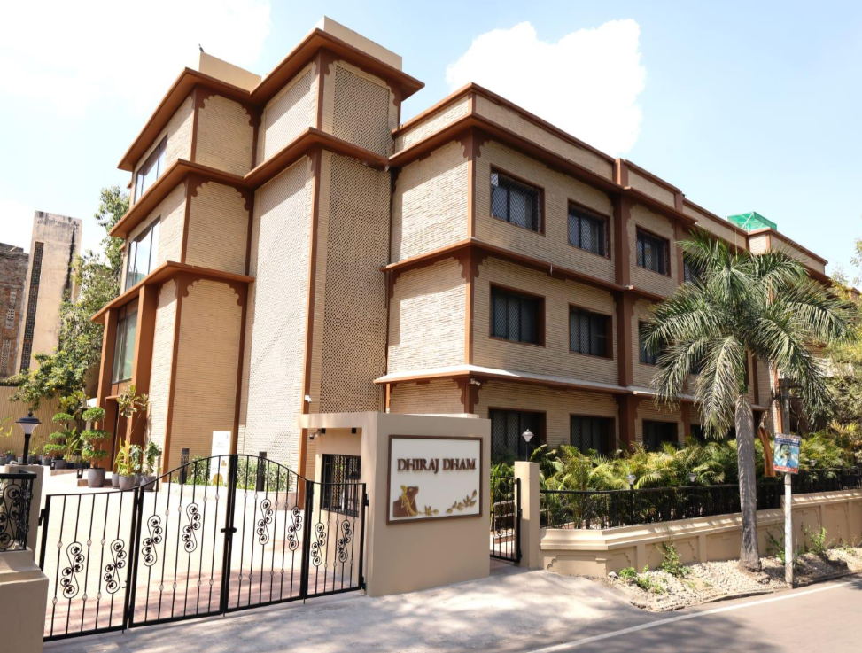 Dhiraj_Dham_Building